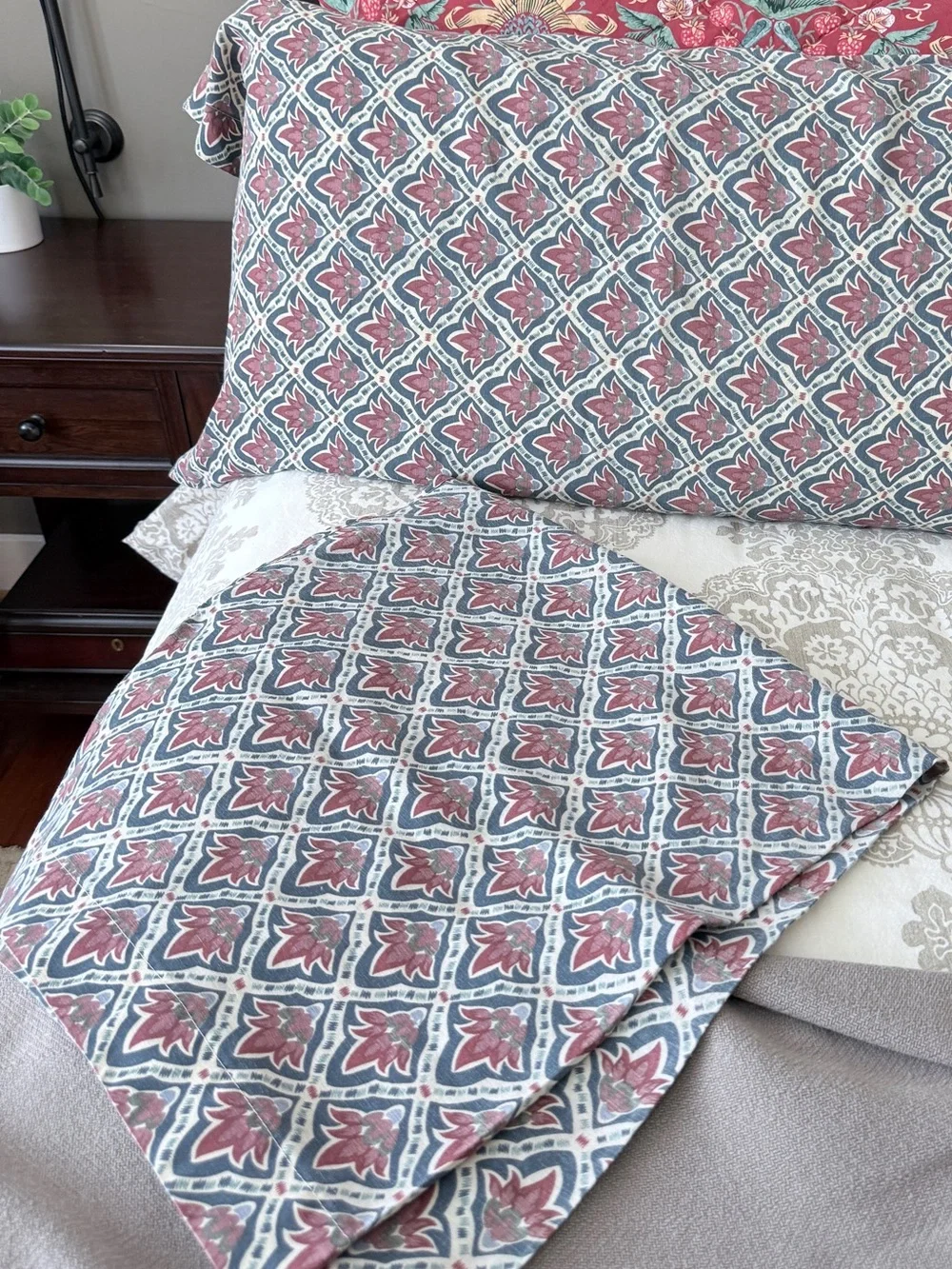 Americana Scallop Print King Pillow Shams Pair